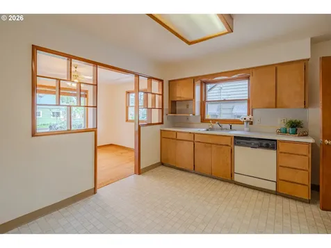 5026 SE Insley Street Portland OR 97206