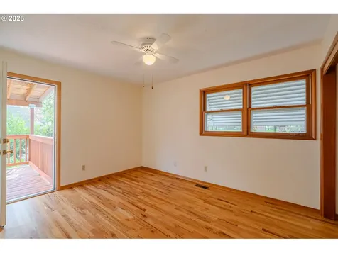 5026 SE Insley Street Portland OR 97206