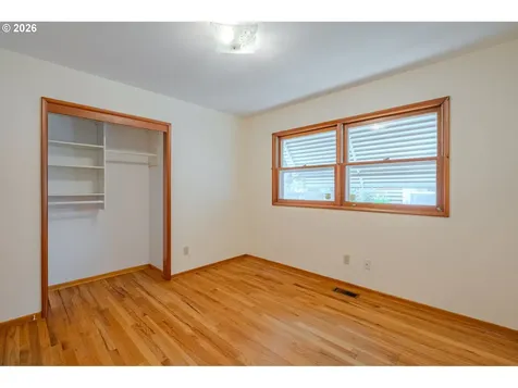 5026 SE Insley Street Portland OR 97206