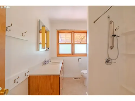 5026 SE Insley Street Portland OR 97206