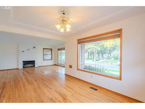 5026 SE Insley Street Portland OR 97206