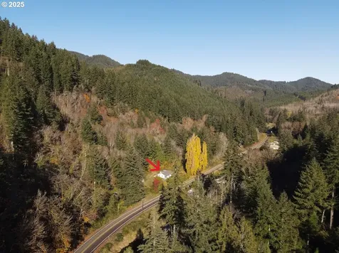 16807 Highway 36 Deadwood OR 97430