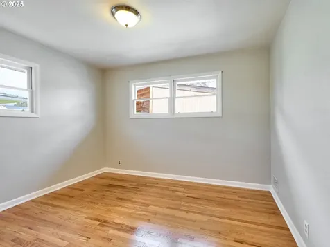 1071 23rd Street NE Salem OR 97301
