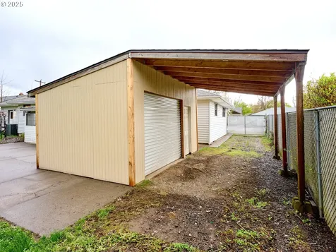 1071 23rd Street NE Salem OR 97301