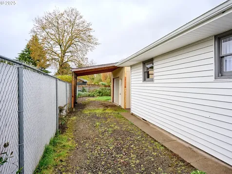 1071 23rd Street NE Salem OR 97301