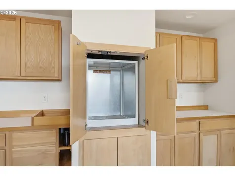 670 Hillsdale Street W Oceanside OR 97134