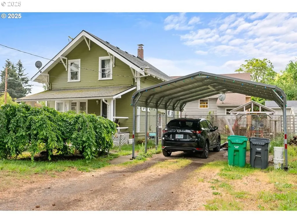 11138 NE Shaver Street Portland OR 97220