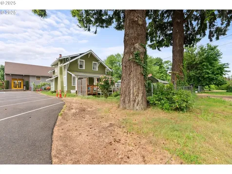 11138 NE Shaver Street Portland OR 97220