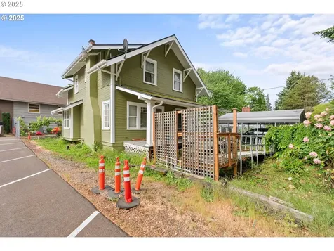 11138 NE Shaver Street Portland OR 97220