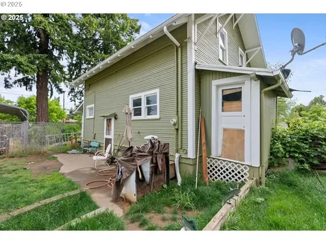 11138 NE Shaver Street Portland OR 97220