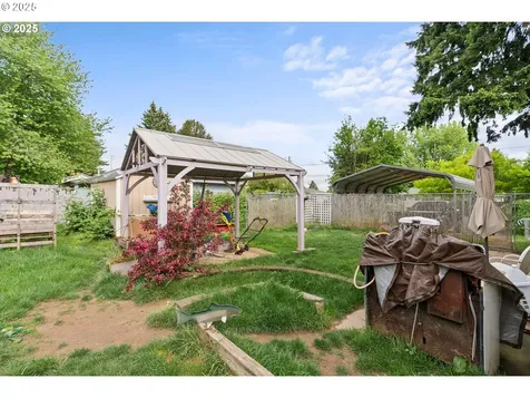11138 NE Shaver Street Portland OR 97220