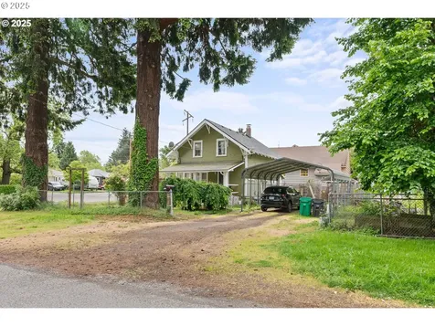 11138 NE Shaver Street Portland OR 97220