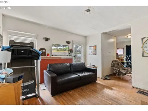 11138 NE Shaver Street Portland OR 97220
