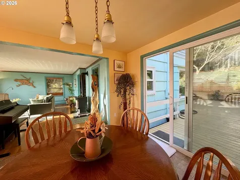 859 Glasgow Avenue Astoria OR 97103