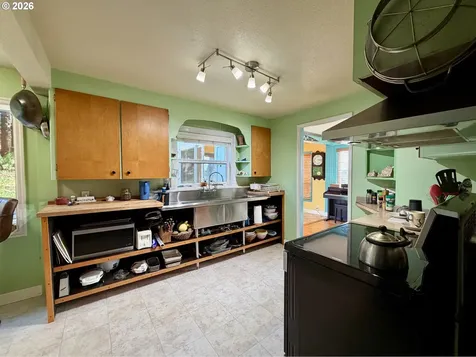 859 Glasgow Avenue Astoria OR 97103