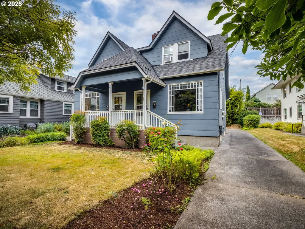 2323 SE Ash Street Portland OR 97214