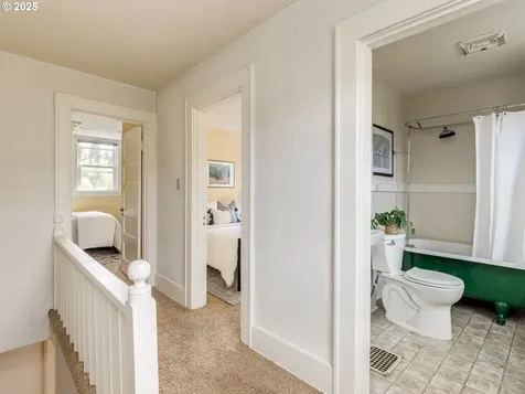 2323 SE Ash Street Portland OR 97214