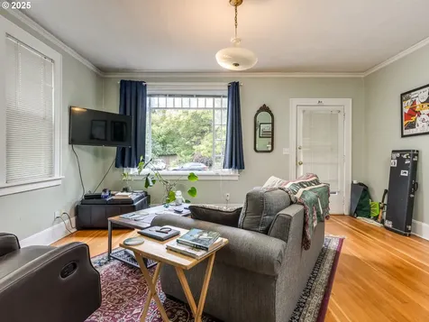 2323 SE Ash Street Portland OR 97214