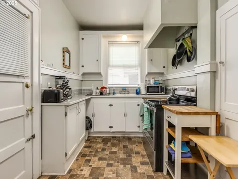 2323 SE Ash Street Portland OR 97214
