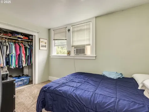 2323 SE Ash Street Portland OR 97214