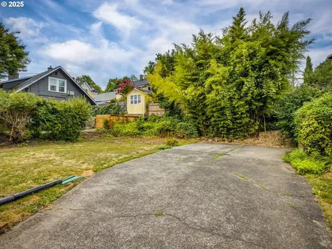2323 SE Ash Street Portland OR 97214