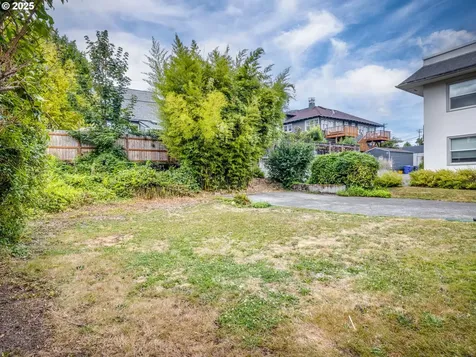 2323 SE Ash Street Portland OR 97214