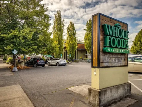 2323 SE Ash Street Portland OR 97214