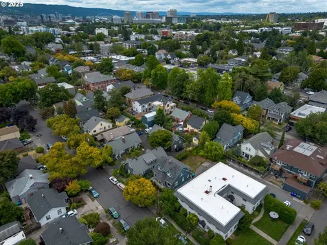 2323 SE Ash Street Portland OR 97214