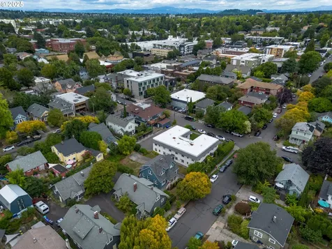 2323 SE Ash Street Portland OR 97214