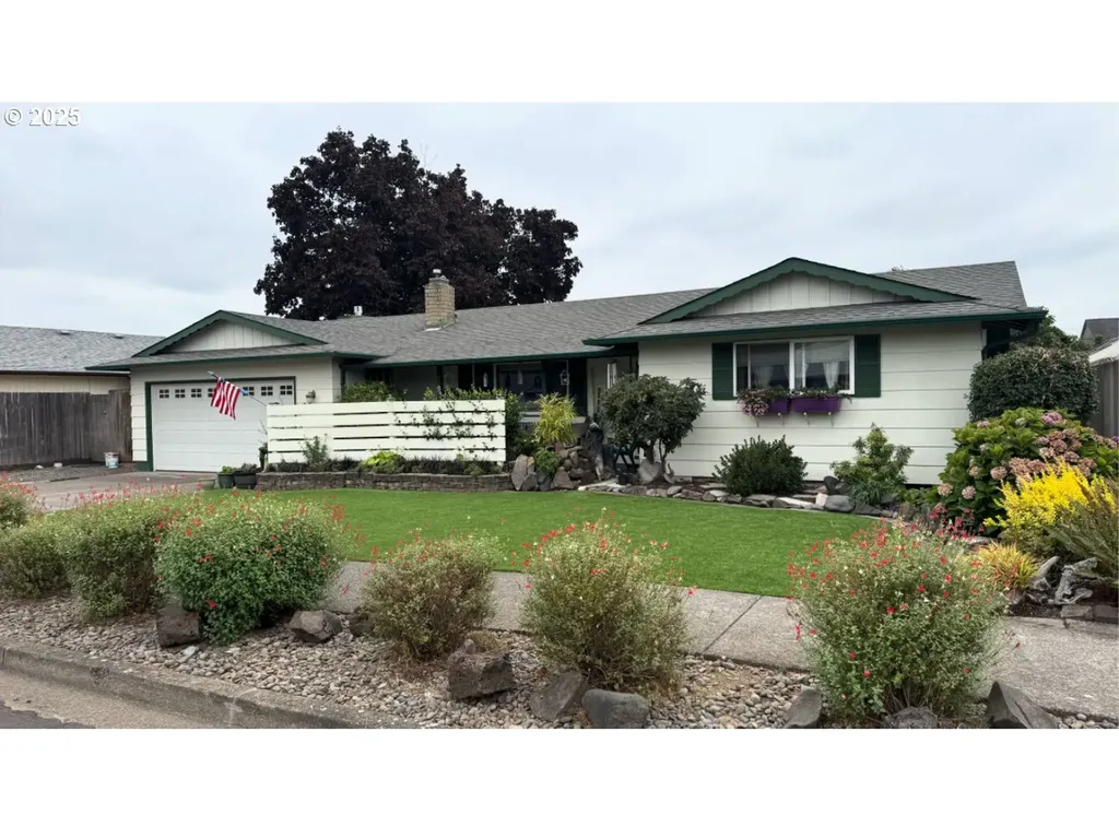 2268 9th Street Springfield OR 97477