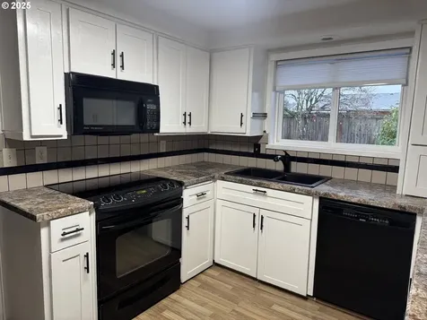 2268 9th Street Springfield OR 97477