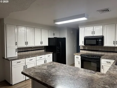 2268 9th Street Springfield OR 97477
