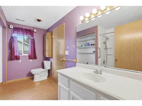 132 Penny Lane Kelso WA 98626