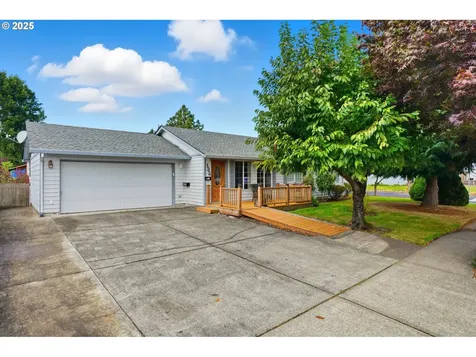132 Penny Lane Kelso WA 98626