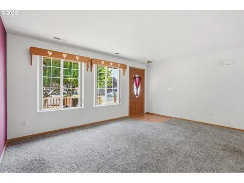 132 Penny Lane Kelso WA 98626