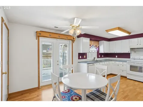 132 Penny Lane Kelso WA 98626