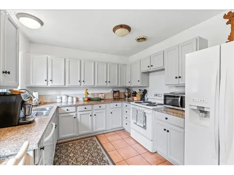 240 NE 10th Court Newport OR 97365