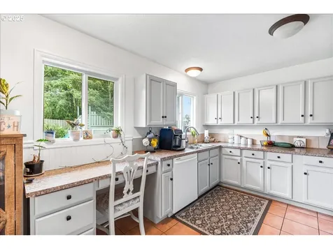 240 NE 10th Court Newport OR 97365