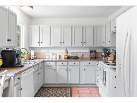 240 NE 10th Court Newport OR 97365