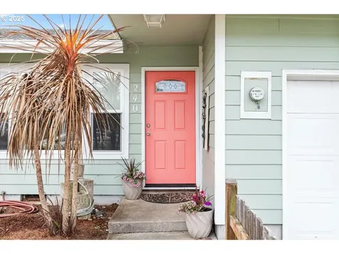 240 NE 10th Court Newport OR 97365