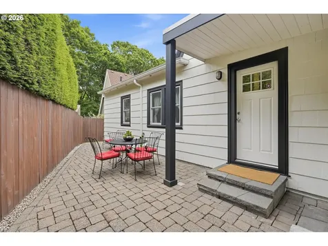 4135 NE Multnomah Street Portland OR 97232