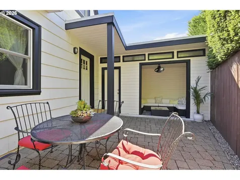 4135 NE Multnomah Street Portland OR 97232