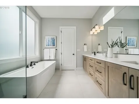 9240 SW 74th Avenue Portland OR 97223