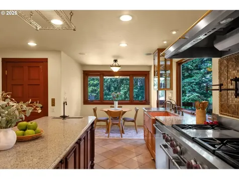 3574 Spring Boulevard Eugene OR 97405