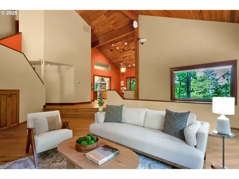 3574 Spring Boulevard Eugene OR 97405