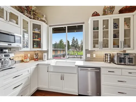 1308 E Main Street Cottage Grove OR 97424