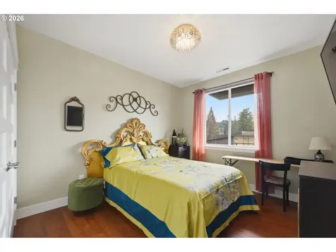 1308 E Main Street Cottage Grove OR 97424