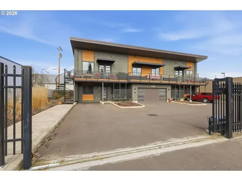 1308 E Main Street Cottage Grove OR 97424