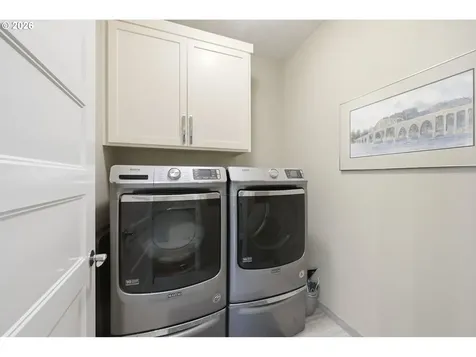1308 E Main Street Cottage Grove OR 97424