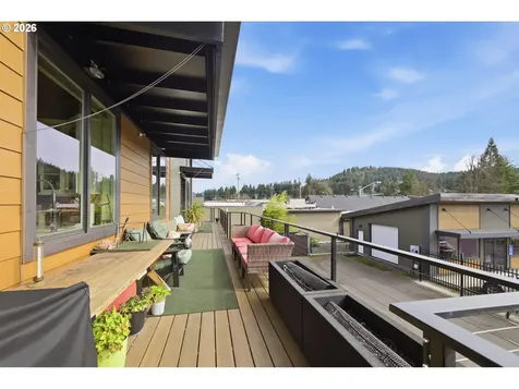 1308 E Main Street Cottage Grove OR 97424